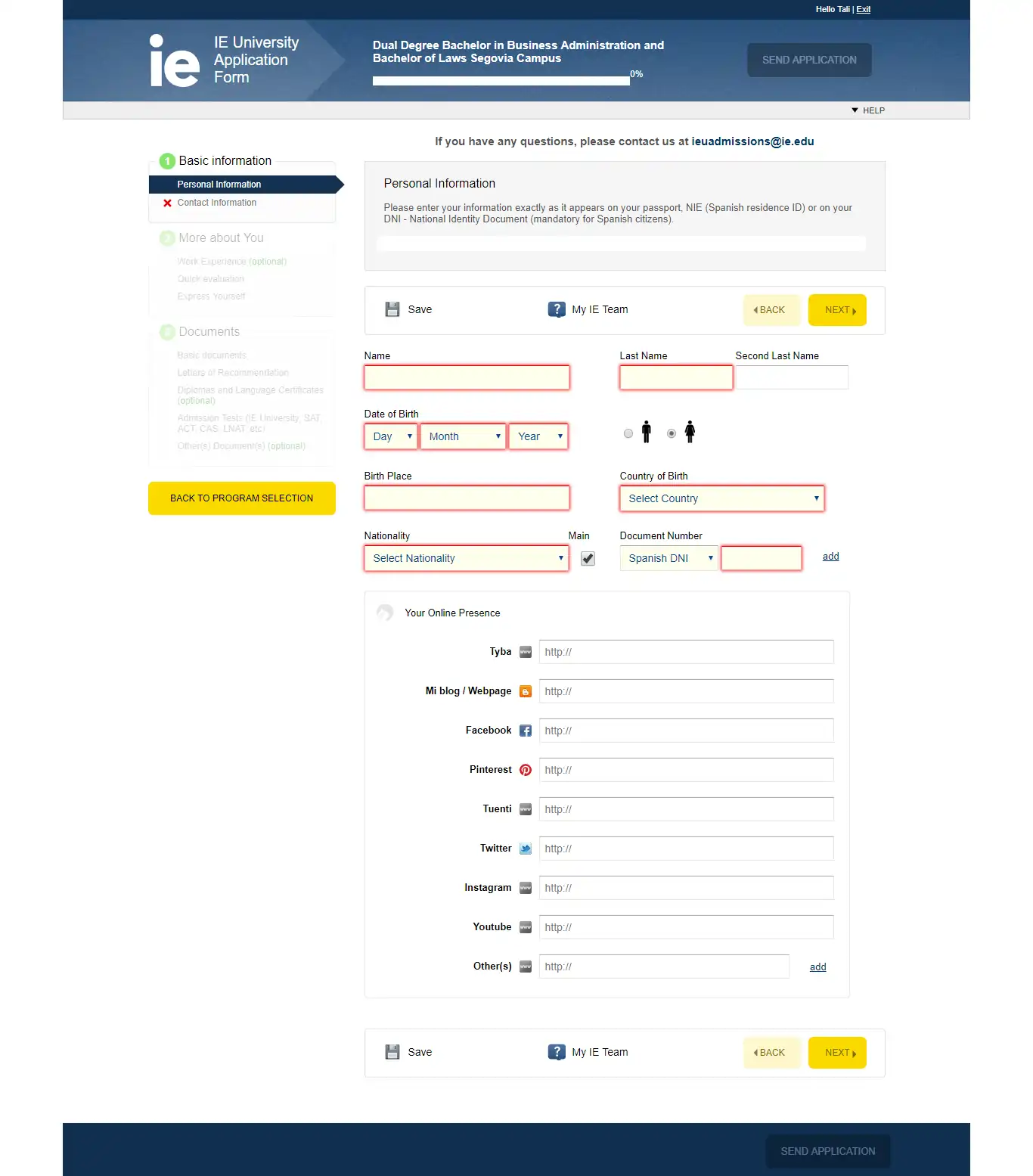 2) Vous devez ensuite remplir votre numéro de passeport (ou votre numéro de carte d’identité espagnole si vous en avez), ainsi que votre nationalité. L'UIE demande également l’accès à votre profil sur les différents réseaux sociaux.