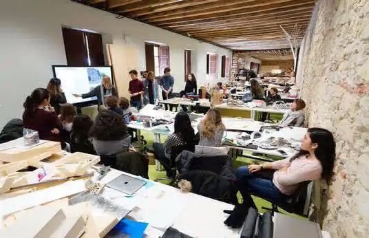 Université IE - Campus de Ségovie - Salle de classe